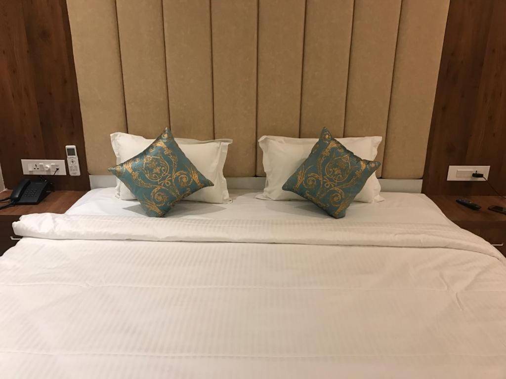 Hotel Hari Vilaas Varanasi Exterior foto